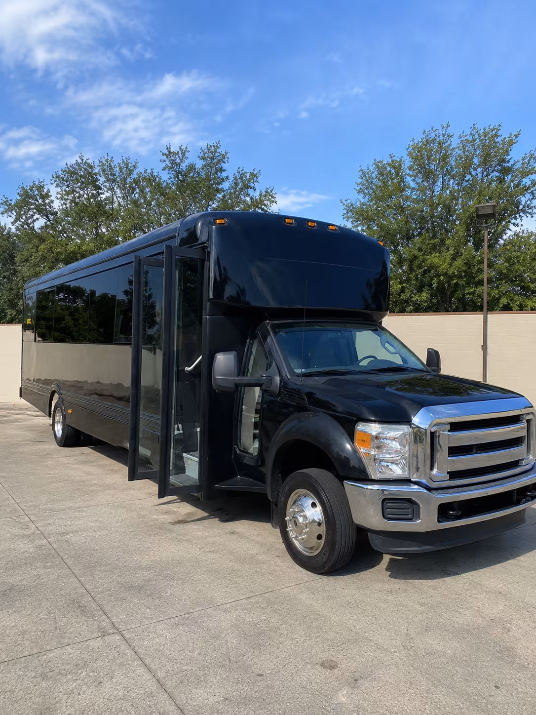 valdosta 20 passenger party bus