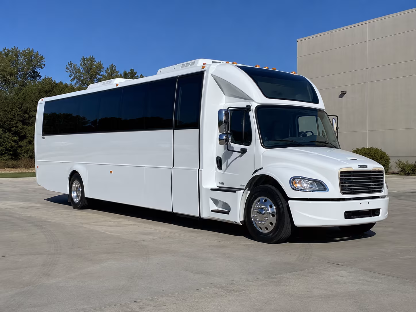 valdosta 28 passenger party bus